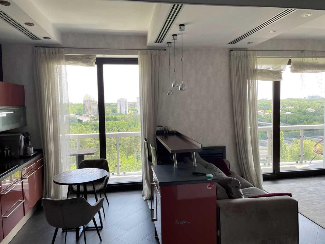 Продажа 3 комнатной квартиры 113 кв. м, Балакирева ул.