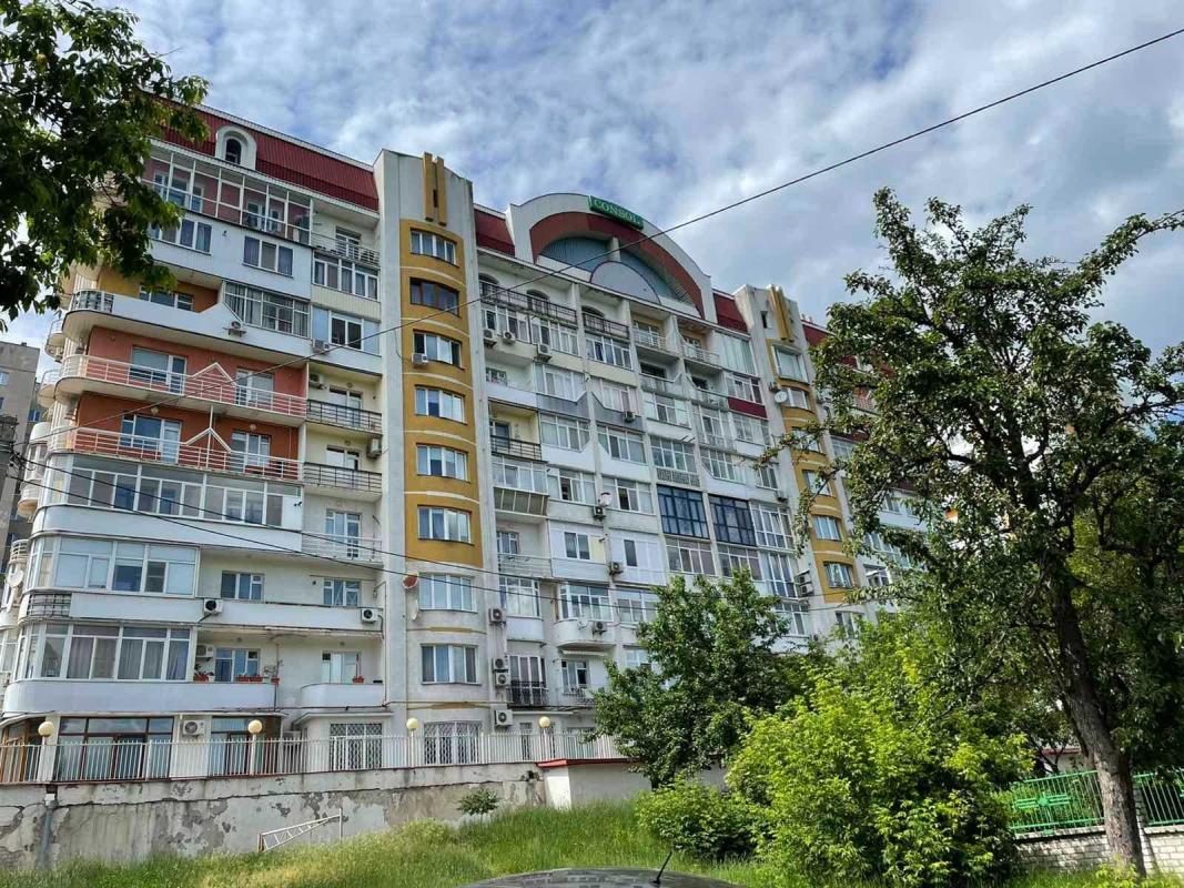 Продаж 3 кімнатної квартири 113 кв. м, Балакірєва вул.