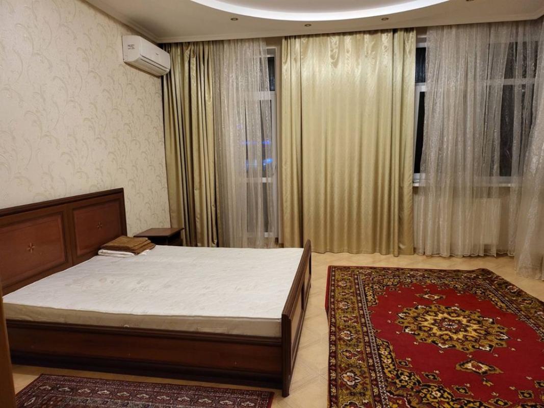 Sale 3 bedroom-(s) apartment 127 sq. m., Staronavodnytska Street 6Б