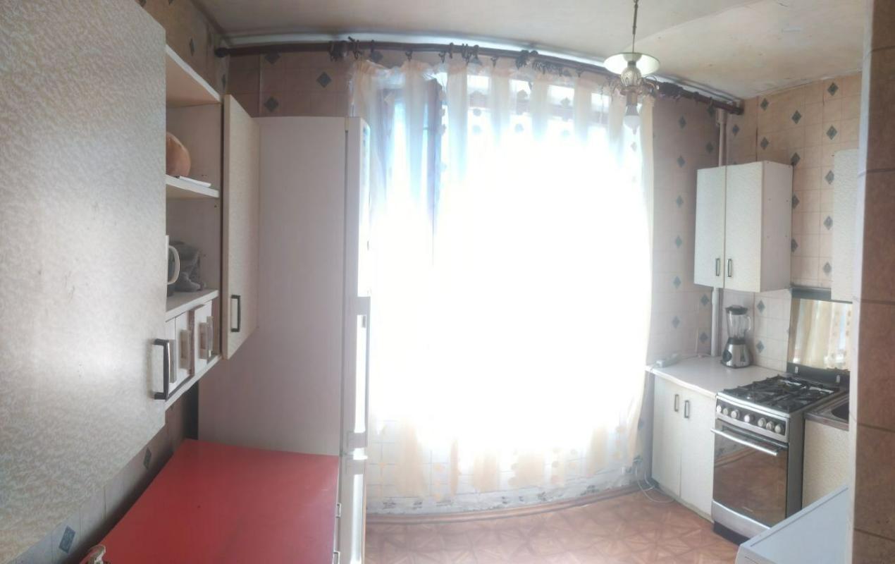 Продаж 1 кімнатної квартири 33 кв. м, Дмитра Коцюбайла вул. (Державінська) 2б