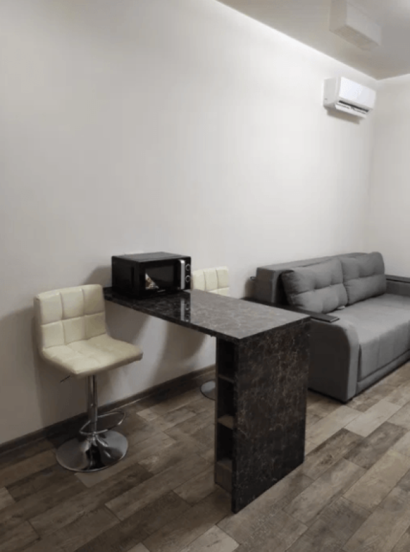 Long term rent 1 bedroom-(s) apartment Akademika Pavlova Street 283