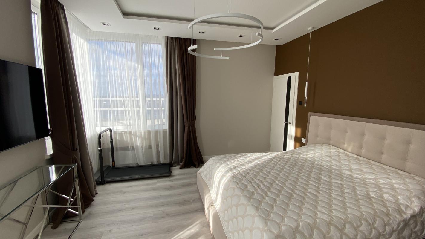 Long term rent 5 bedroom-(s) apartment Dniprovska Embarkment 16д