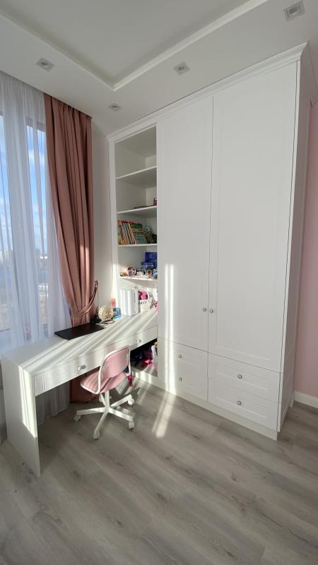 Long term rent 5 bedroom-(s) apartment Dniprovska Embarkment 16д