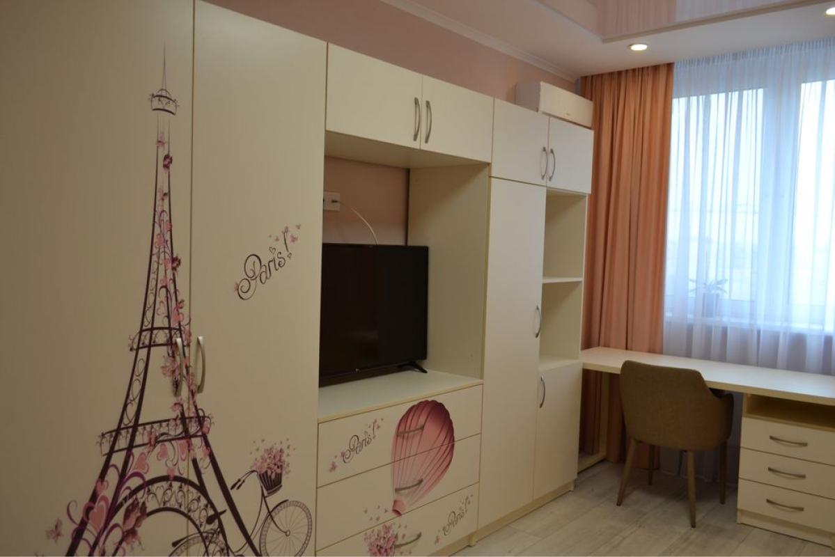 Sale 3 bedroom-(s) apartment 100 sq. m., Oleny Pchilky Street 8