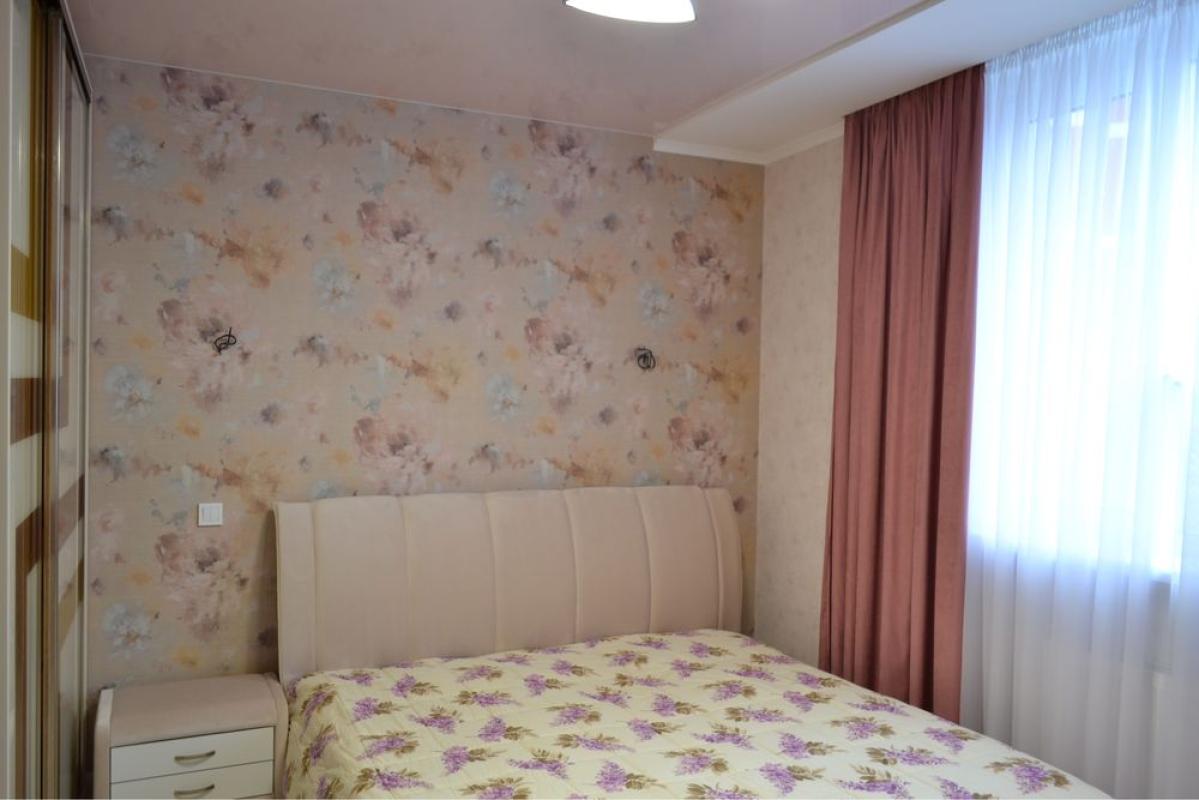 Sale 3 bedroom-(s) apartment 100 sq. m., Oleny Pchilky Street 8