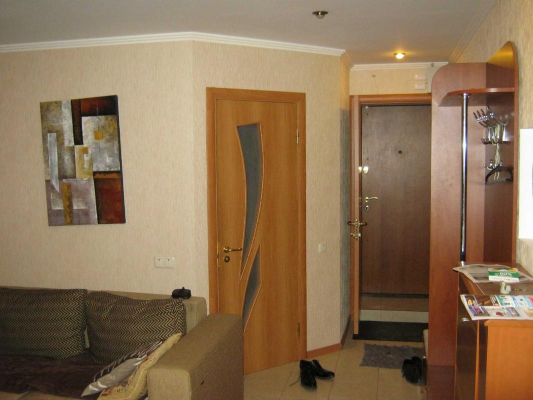 Продажа 3 комнатной квартиры 61 кв. м, Новгородская ул. 4