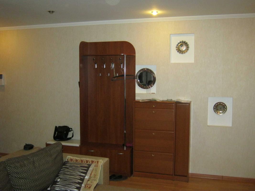Продажа 3 комнатной квартиры 61 кв. м, Новгородская ул. 4