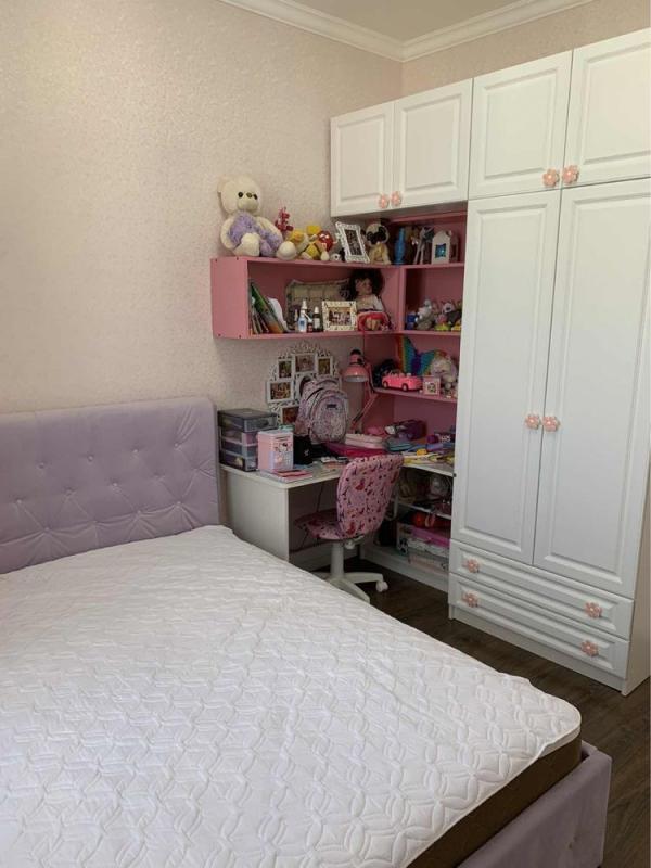 Sale 3 bedroom-(s) apartment 104 sq. m., Hvardiytsiv-Shyronintsiv Street 33