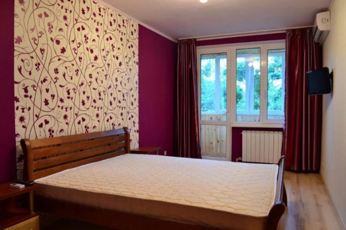 Long term rent 2 bedroom-(s) apartment 23 Serpnya Street 40