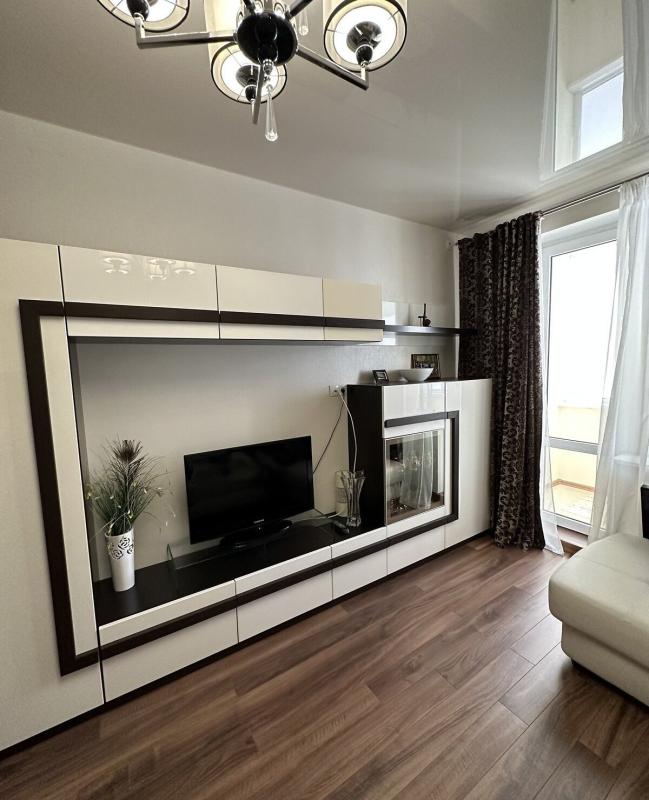 Sale 3 bedroom-(s) apartment 123 sq. m., Vernadskoho Street 1