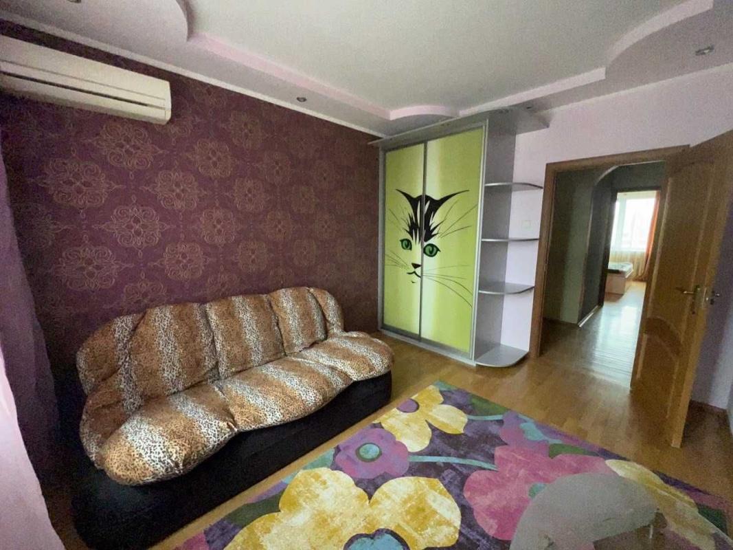 Довгострокова оренда 4 кімнатної квартири Харківське шосе 56