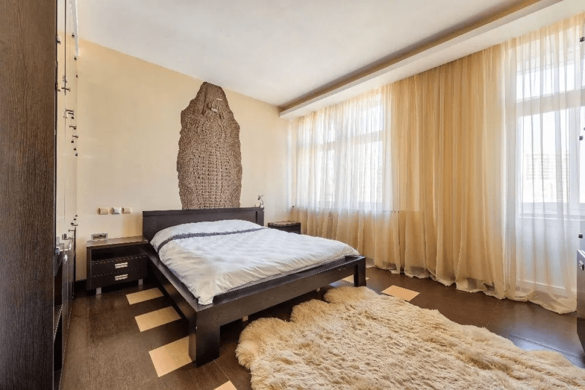 Long term rent 2 bedroom-(s) apartment Panasa Myrnoho Street 17