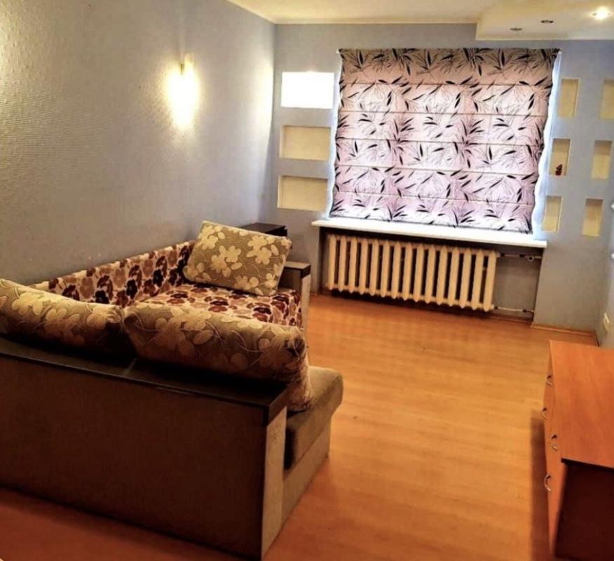 Продаж 3 кімнатної квартири 112 кв. м, Харківське шосе 56