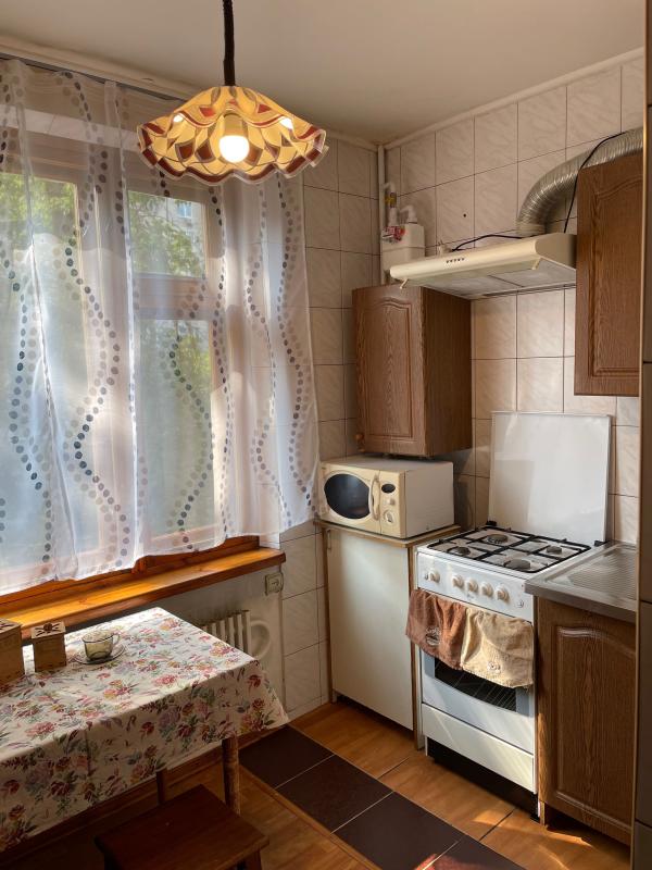 Long term rent 3 bedroom-(s) apartment Dmytra Kotsyubayla Street (Derzhavinska Street) 2