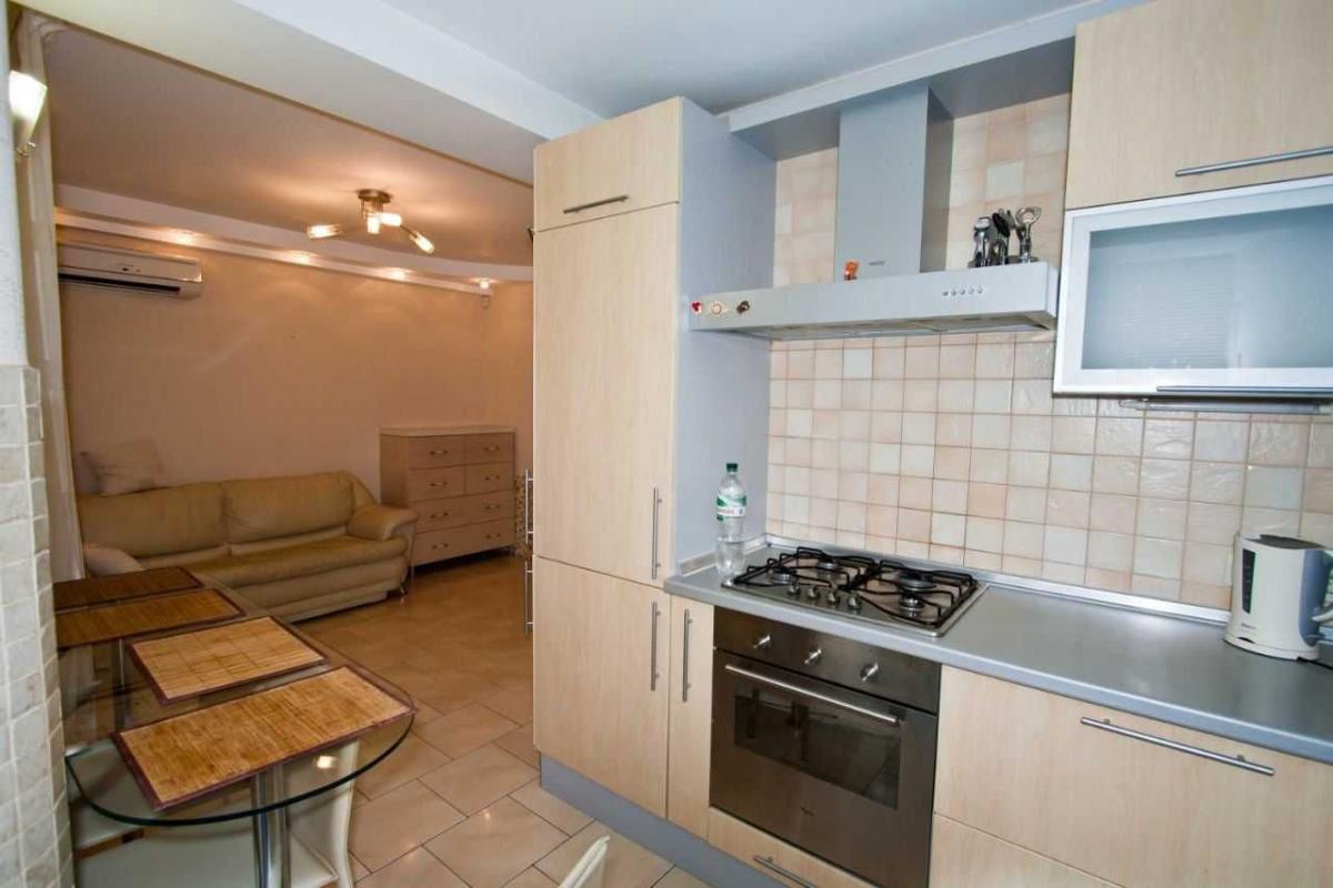 Sale 3 bedroom-(s) apartment 65 sq. m., Dniprovska Embarkment 7а