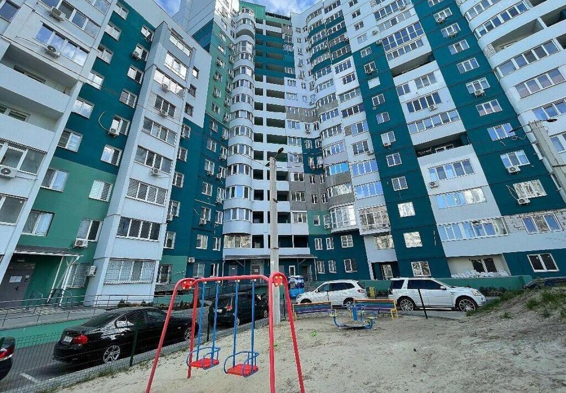 Продаж 2 кімнатної квартири 61 кв. м, Качанівська вул. 15