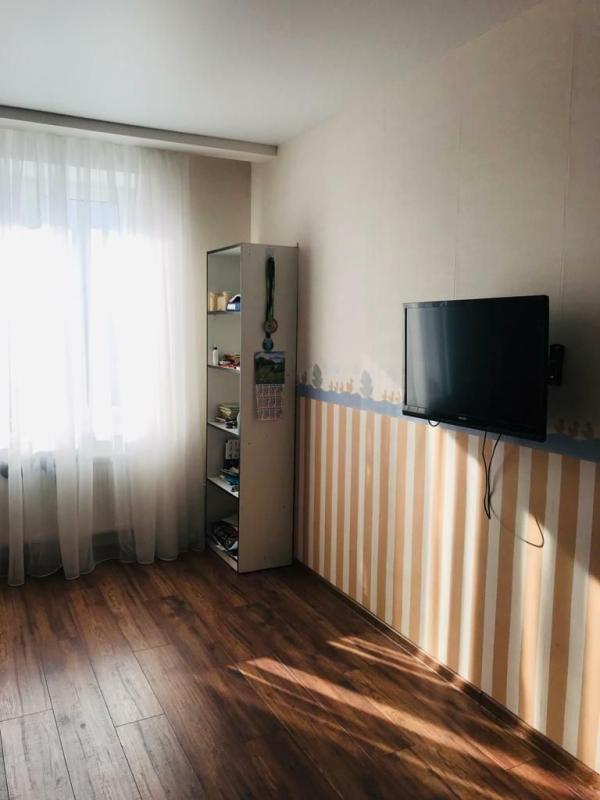 Продаж 3 кімнатної квартири 97 кв. м, Олександрівський просп. (Косіора) 69д