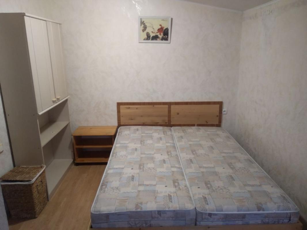 Довгострокова оренда 2 кімнатної квартири Ярова вул. 10