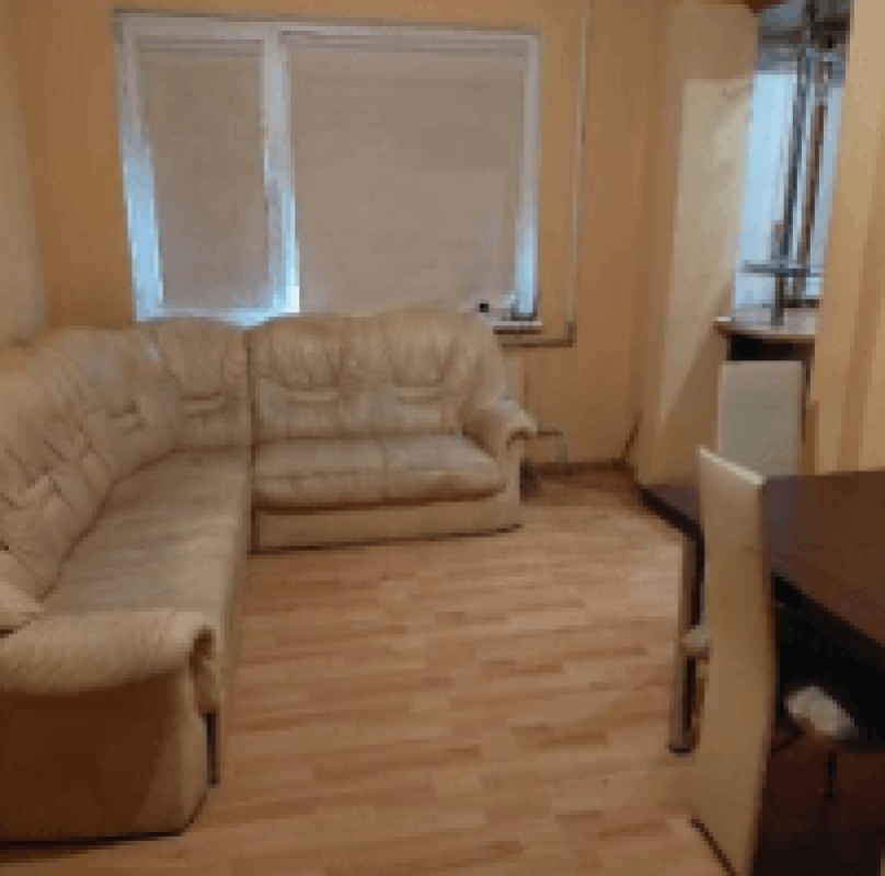 Long term rent 3 bedroom-(s) apartment Akademika Pavlova Street 140г