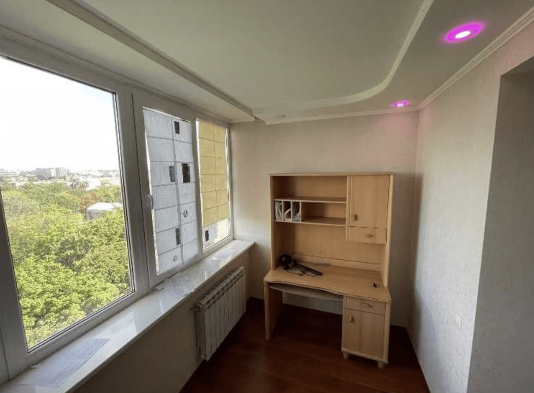 Продаж 3 кімнатної квартири 117 кв. м, Лебединська вул. 3