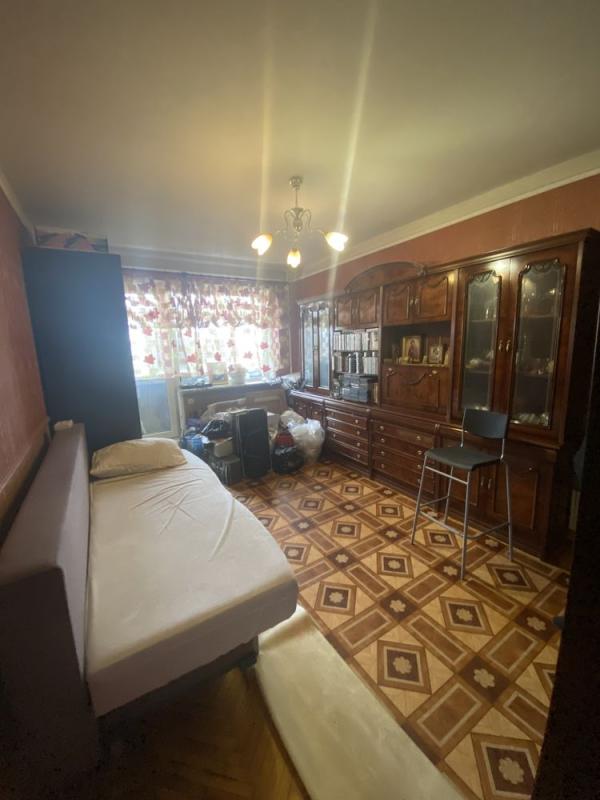 Sale 3 bedroom-(s) apartment 64 sq. m., Heroiv Pratsi Street 56