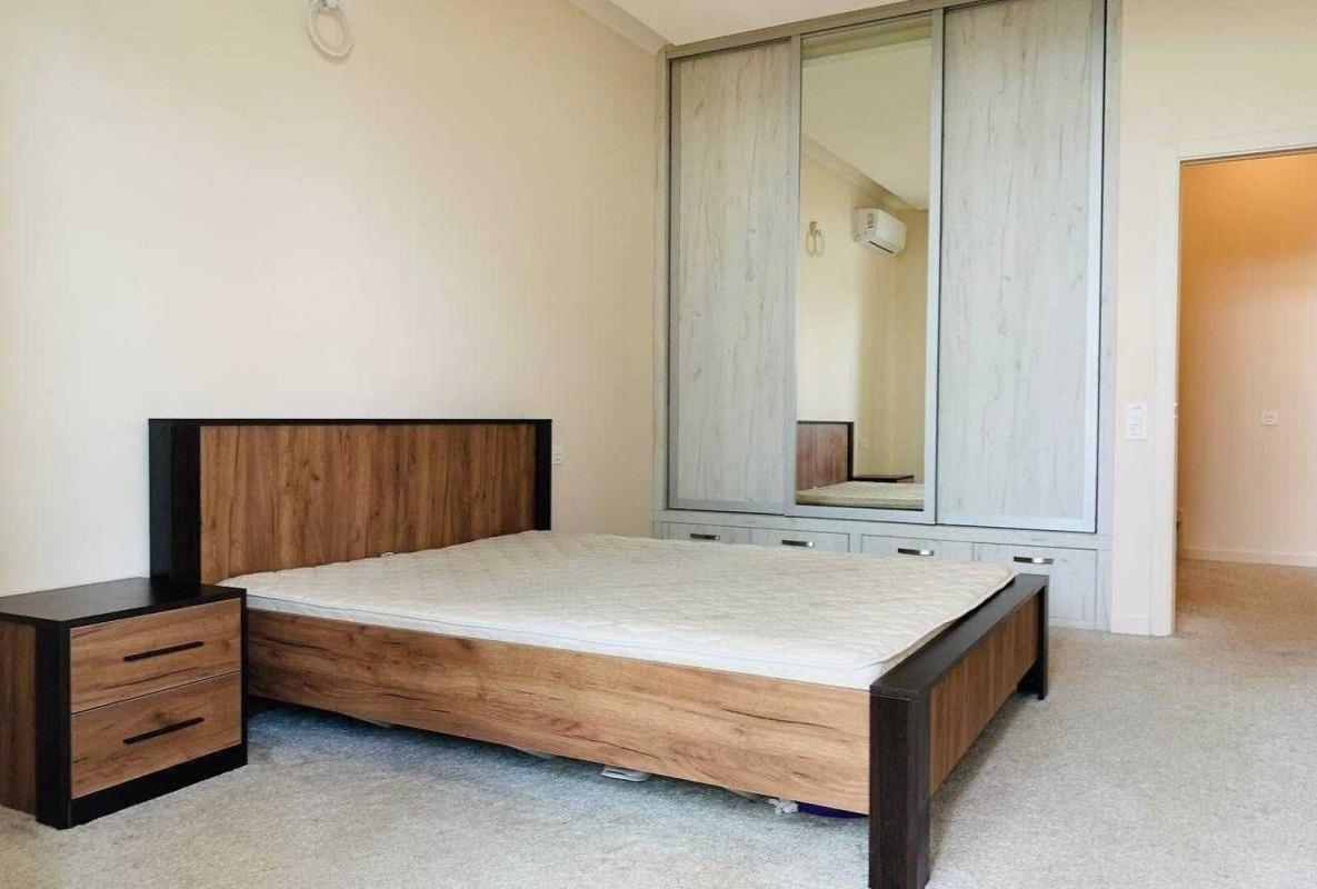 Sale 3 bedroom-(s) apartment 109 sq. m., Knyazya Romana Mstyslavychya Street (Henerala Zhmachenka Street) 28