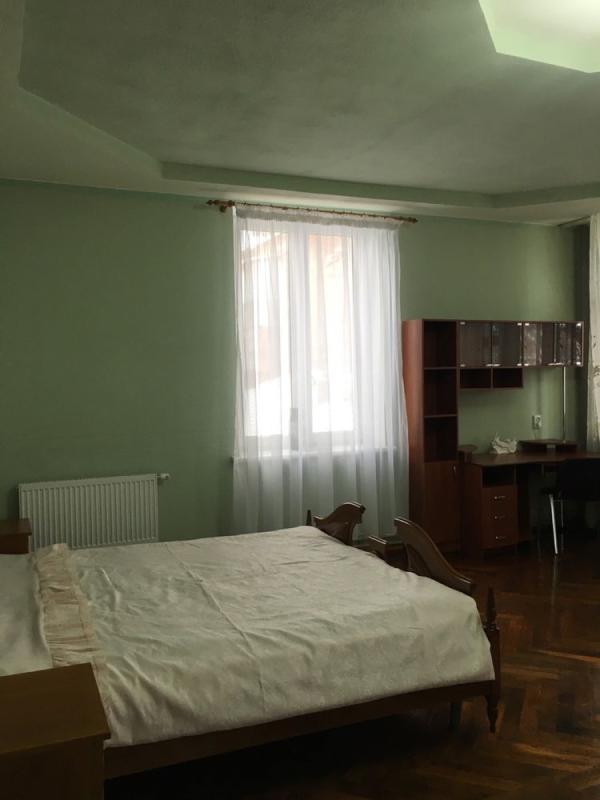 Long term rent 3 bedroom-(s) apartment Maksymilianivska Street (Olmynskoho Street) 8
