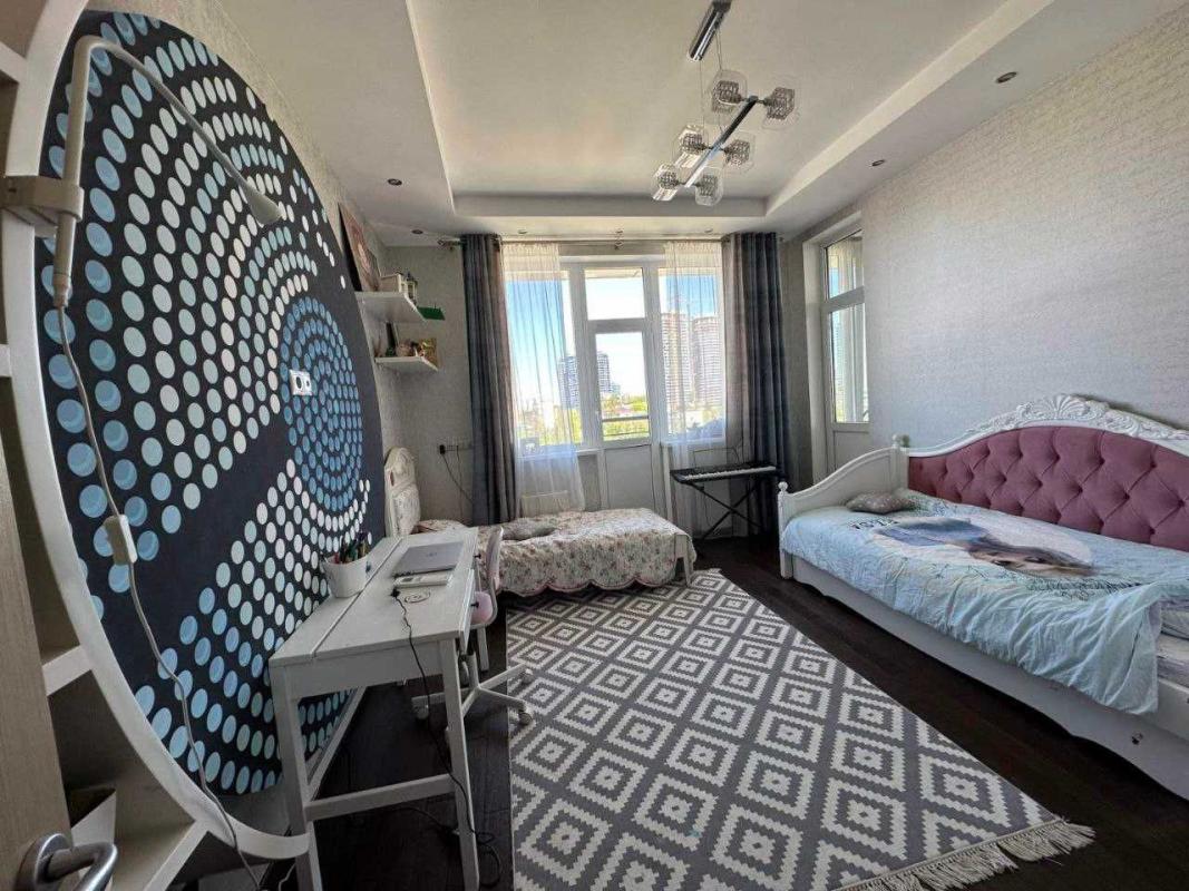 Sale 3 bedroom-(s) apartment 130 sq. m., Vasylia Tiutiunnyka Street (Anri Barbiusa Street) 37/1