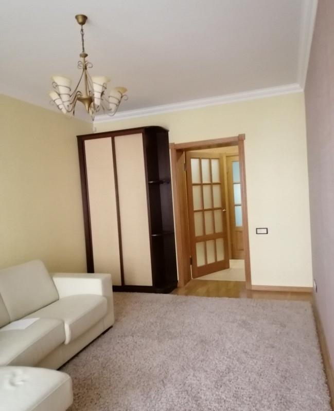 Long term rent 4 bedroom-(s) apartment Instytutska Street 16