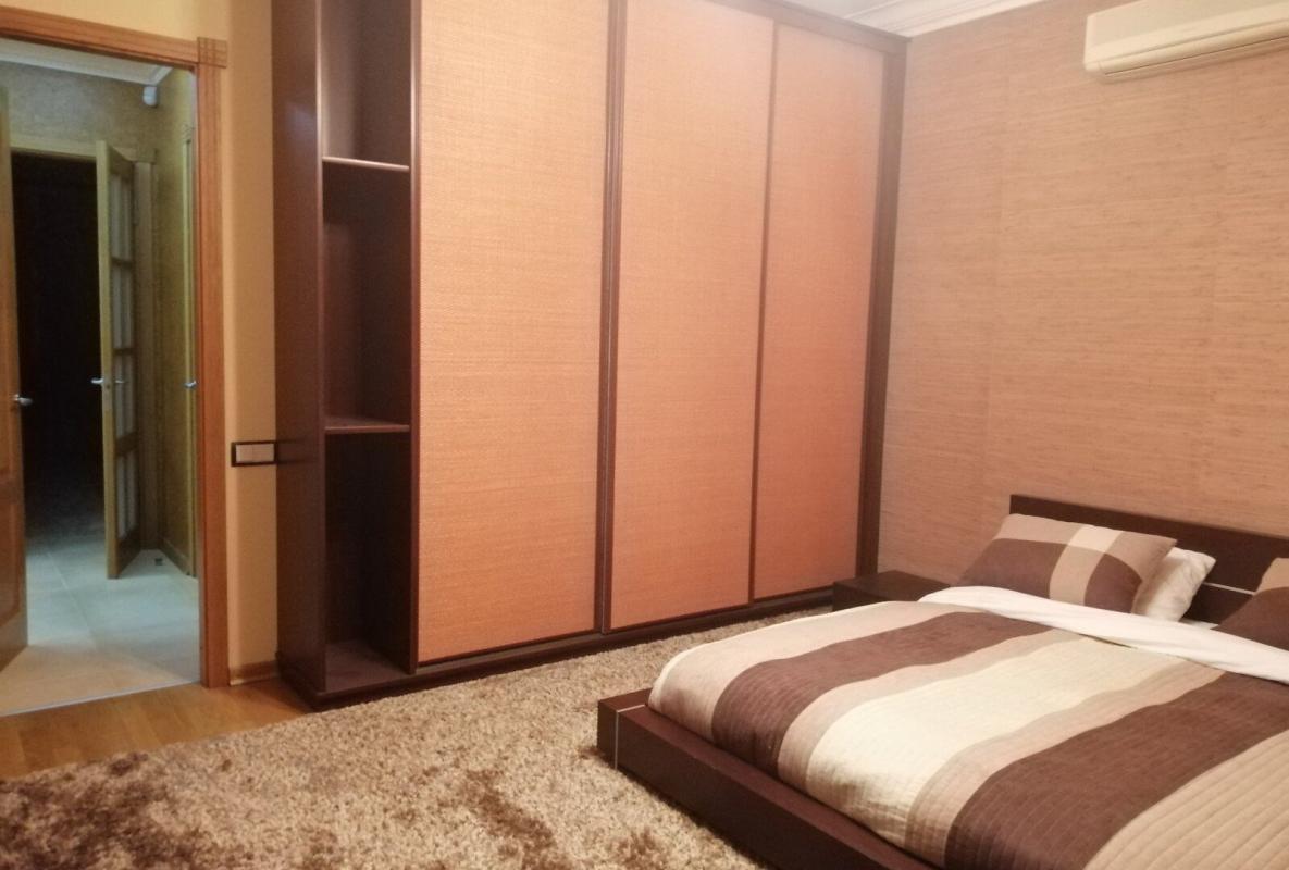 Long term rent 4 bedroom-(s) apartment Instytutska Street 16