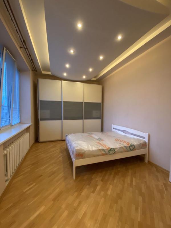 Long term rent 3 bedroom-(s) apartment Sumska Street 126