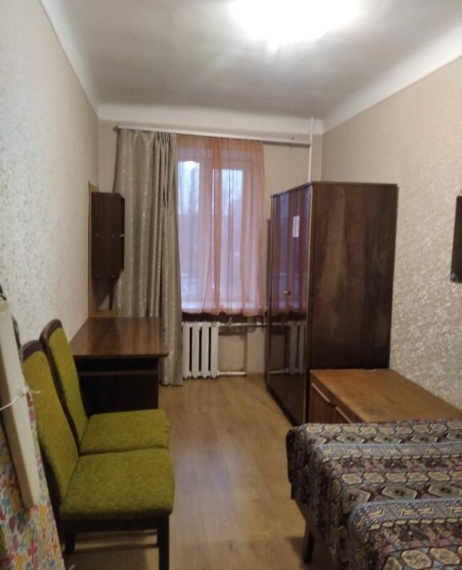 Продаж 3 кімнатної квартири 56 кв. м, Будівельників вул. 24