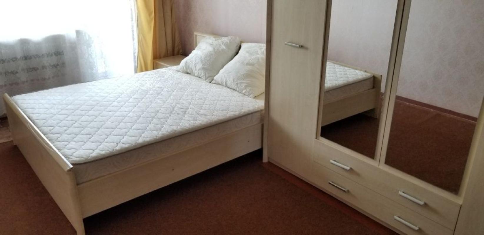 Продаж 3 кімнатної квартири 66 кв. м, Бучми вул. (Командарма Уборевича) 12