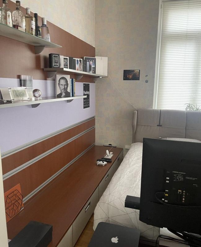 Long term rent 4 bedroom-(s) apartment Kostelna Street 4