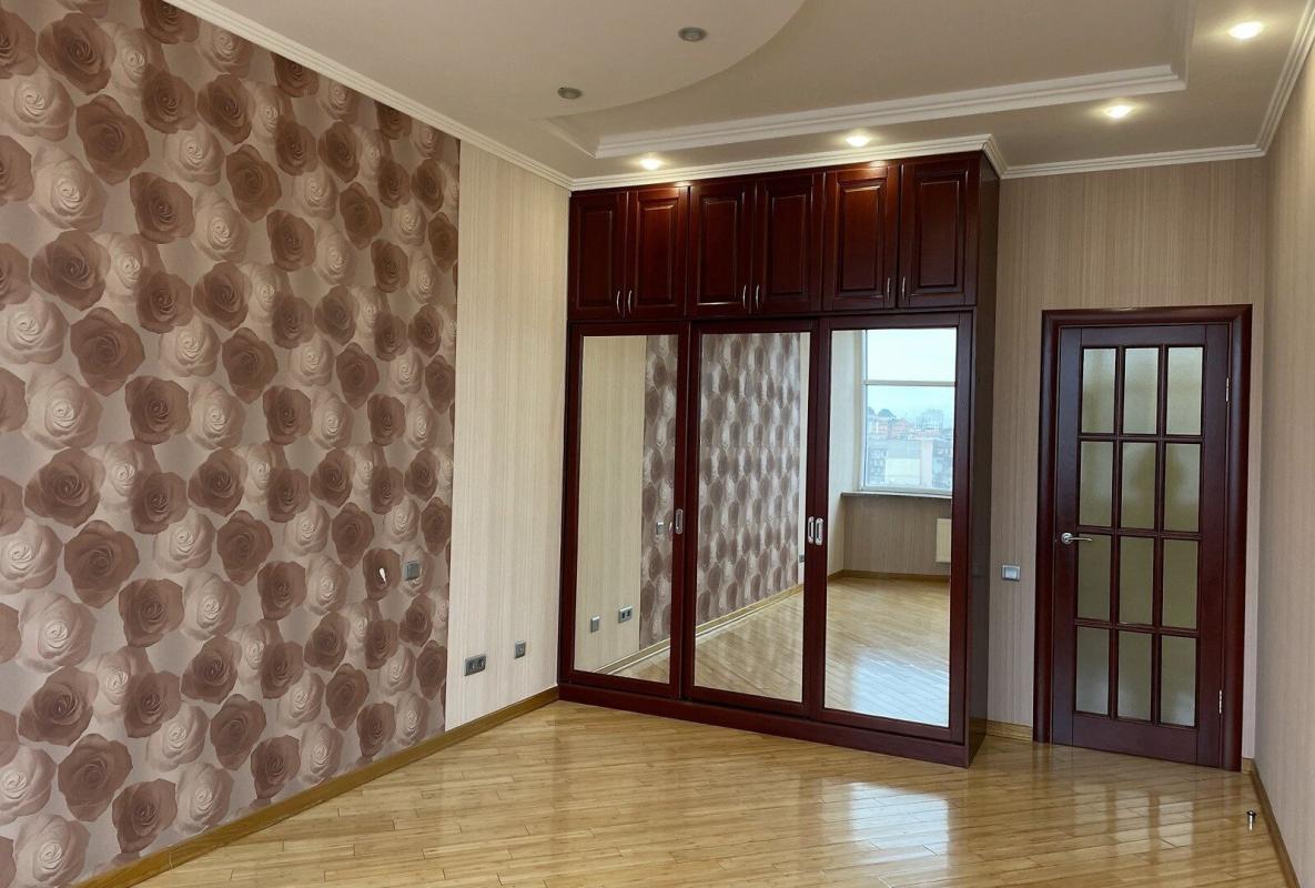Продажа 3 комнатной квартиры 134 кв. м, Богдана Хмельницкого ул. 41