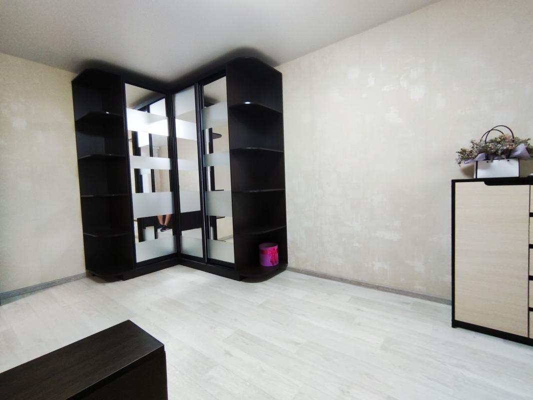 Sale 1 bedroom-(s) apartment 30 sq. m., Buchmy Street (Komandarma Uborevycha Street) 46