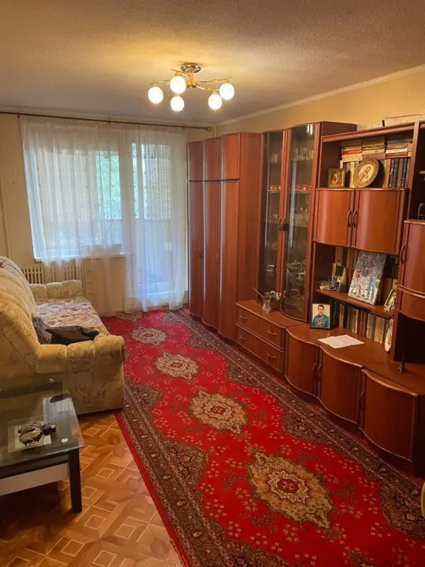 Продаж квартири - Перемоги просп. 68б