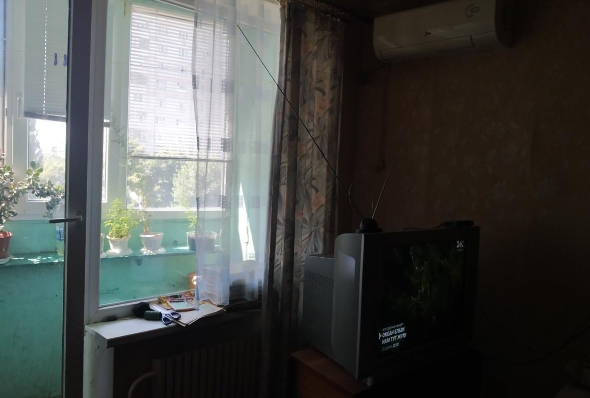 Sale 1 bedroom-(s) apartment 32 sq. m., Valentynivska street 41