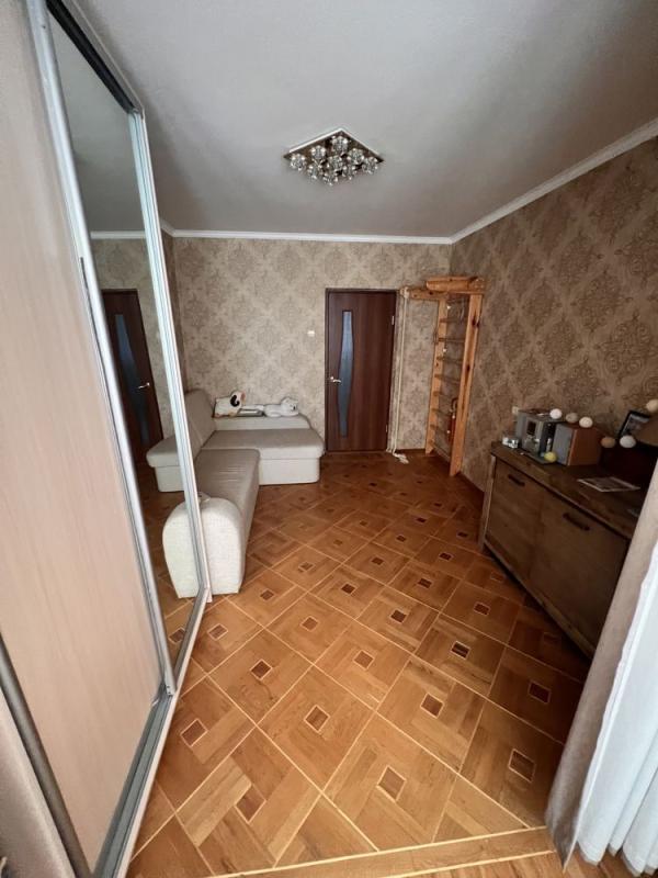 Sale 3 bedroom-(s) apartment 64 sq. m., Traktorobudivnykiv Avenue 85