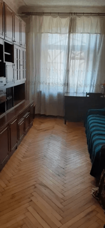 Продаж 3 кімнатної квартири 74 кв. м, Героїв Харкова просп. 15