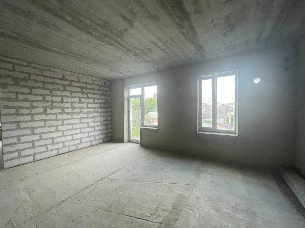 Продаж 3 кімнатної квартири 79 кв. м, Одеська вул. 68