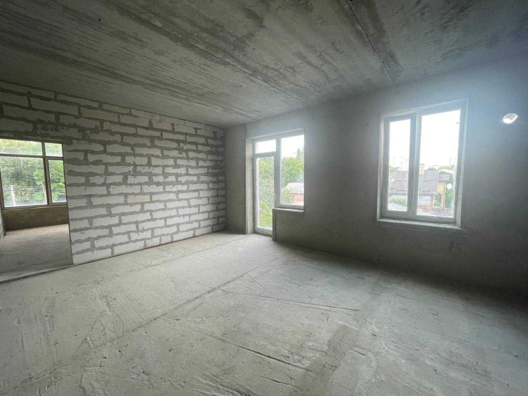 Продаж 3 кімнатної квартири 79 кв. м, Одеська вул. 68