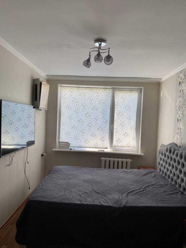 Long term rent 3 bedroom-(s) apartment 23 Serpnya Street 40