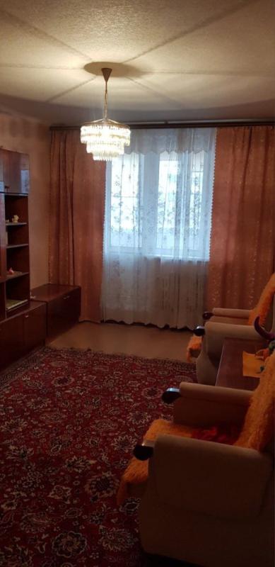 Long term rent 3 bedroom-(s) apartment Traktorobudivnykiv Avenue 126