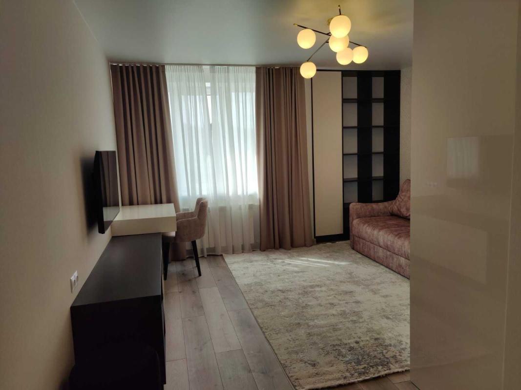 Long term rent 1 bedroom-(s) apartment Antonovycha Street (Horkoho Street) 90-92