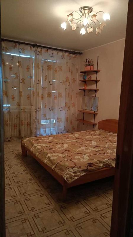 Долгосрочная аренда 3 комнатной квартиры Гвардейцев-Широнинцев ул. 59