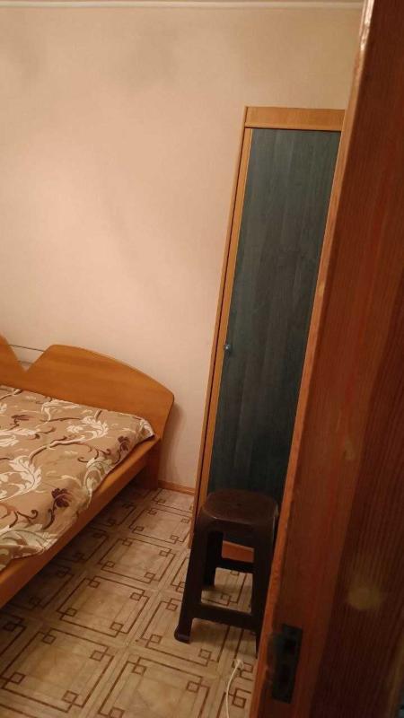 Long term rent 3 bedroom-(s) apartment Hvardiytsiv-Shyronintsiv Street 59