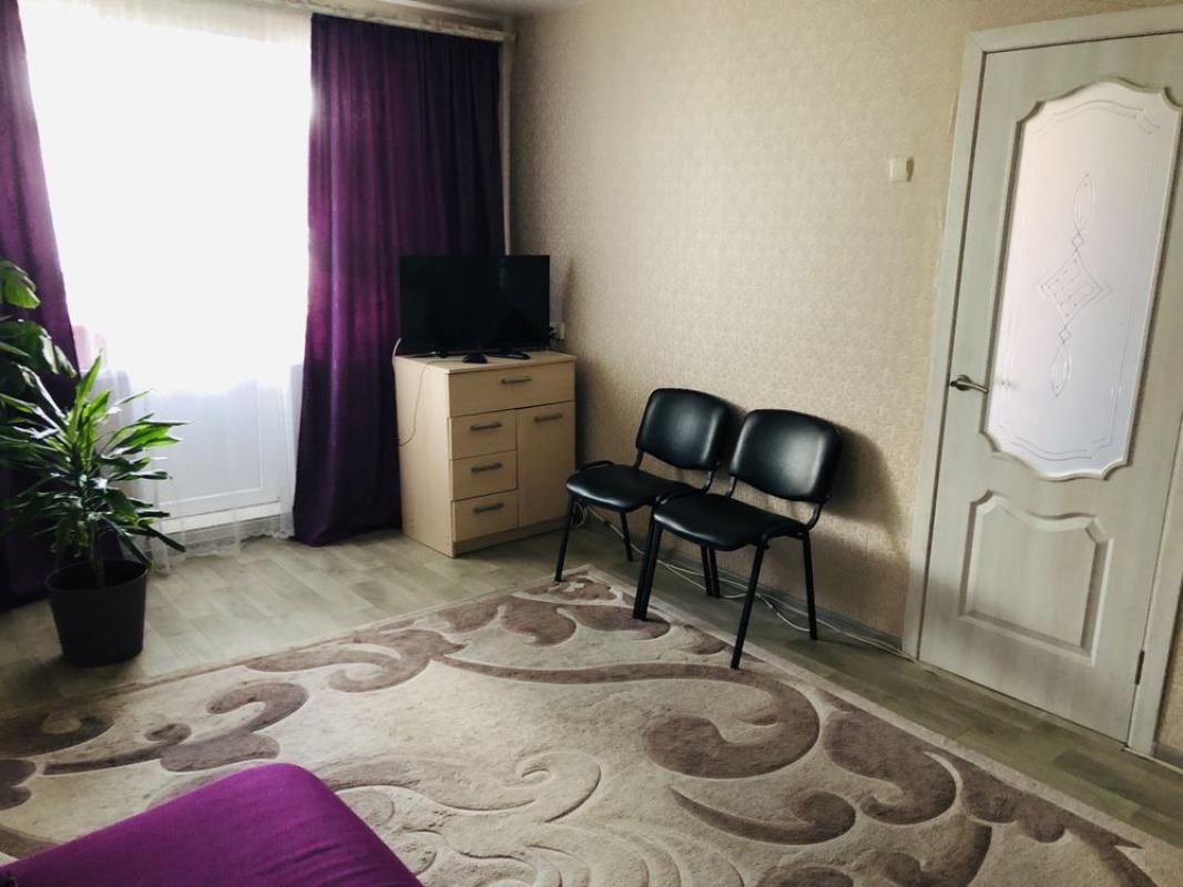 Продаж 2 кімнатної квартири 48 кв. м, Олександрівський просп. (Косіора) 105