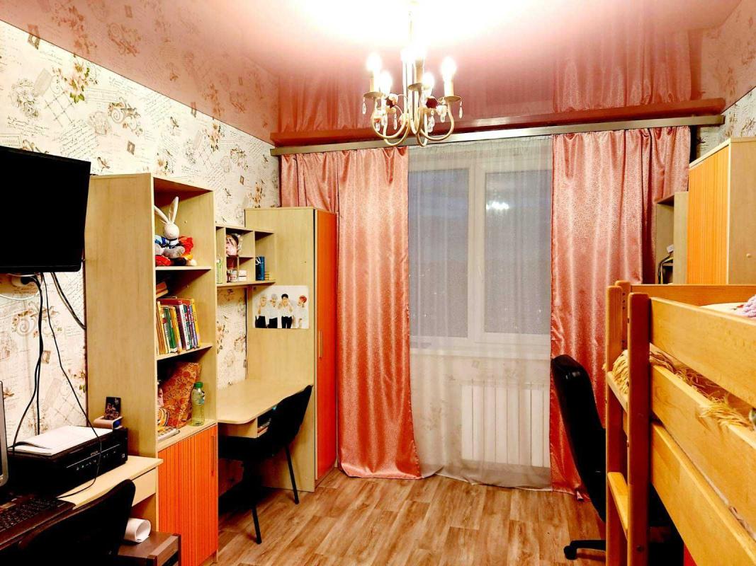 Долгосрочная аренда 3 комнатной квартиры Ильинская ул.