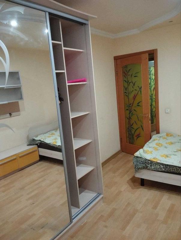 Продаж 3 кімнатної квартири 68 кв. м, Тарасівський пров.